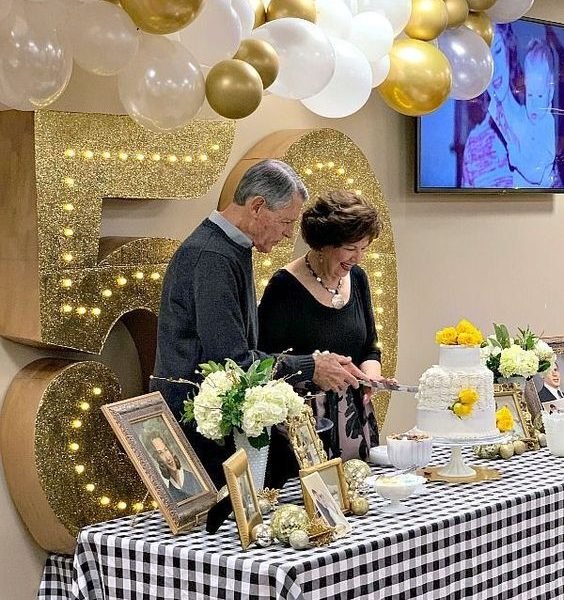 kado wedding anniversary